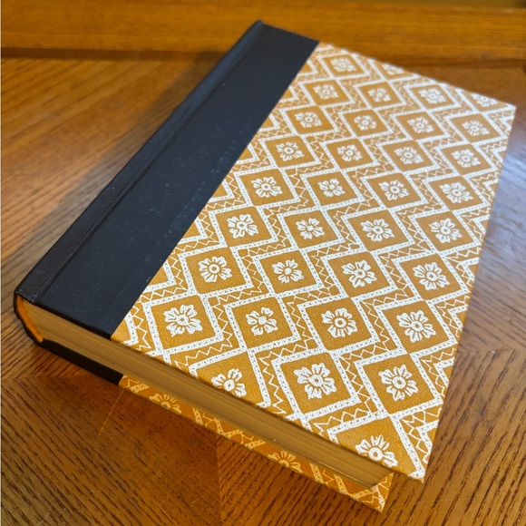 Lot of 2 Vintage Readers Digest Printed Hardcover Books in Green and Marigold - Picture 4 of 12